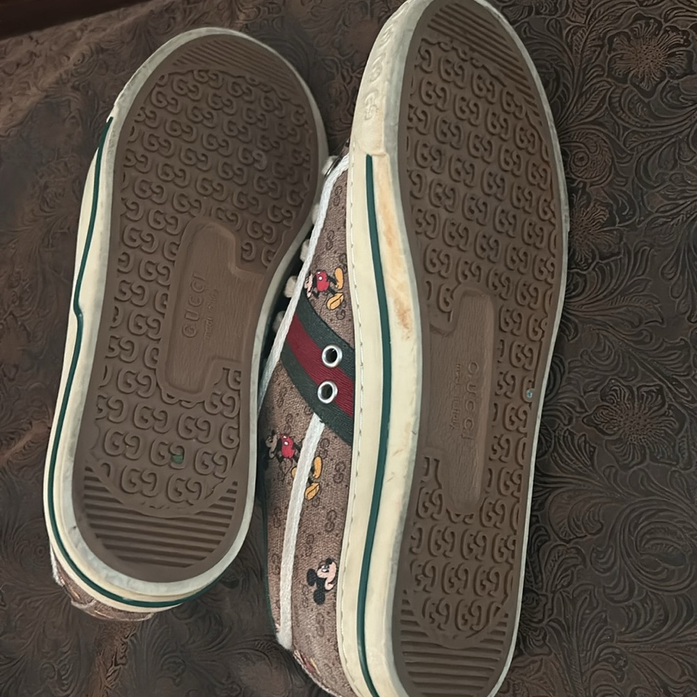Gucci Disney tennis 1977 men’s size 10-Great used condition - Picture 3 of 4